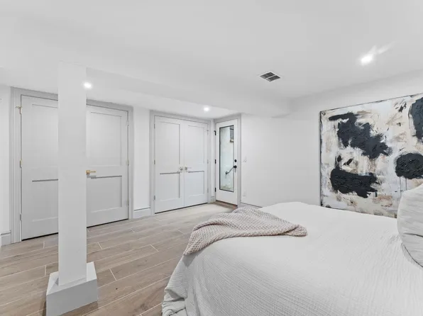 83 Liberty Place image 31 of 39