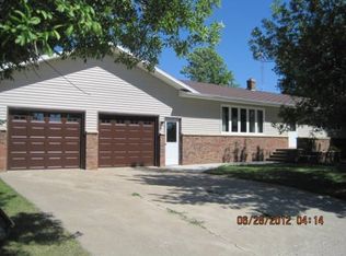 1405 3rd St, Langdon, ND 58249