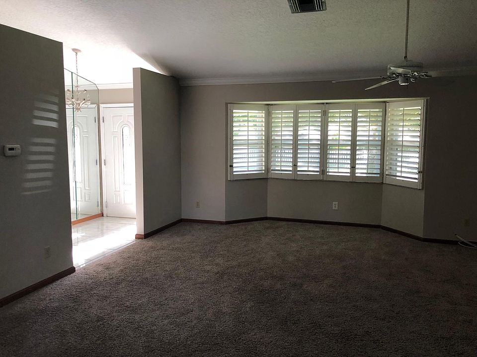 2nd image of 707 Warren Dr