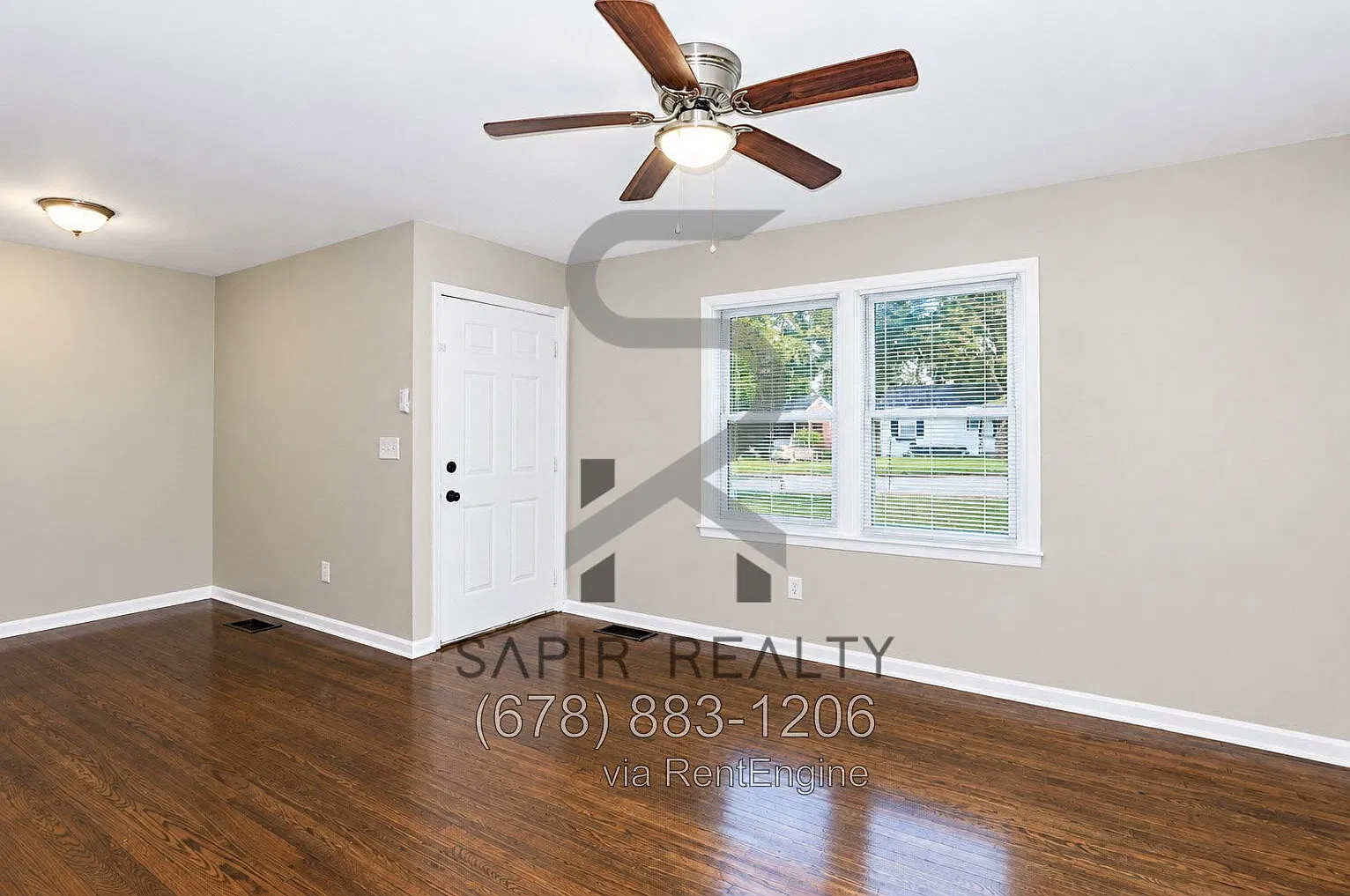 3 bed, 1.0 bath, 1104 sqft, $1,700 — Photo 4