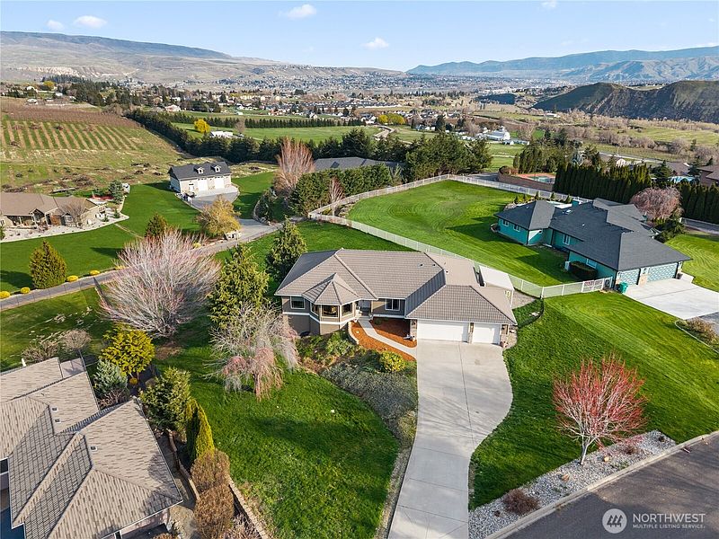 2nd image of 3555 Westridge Place