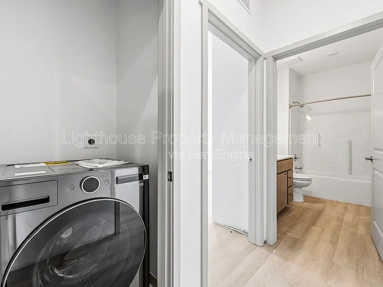 Riverbend Flats Apartments — Photo 36