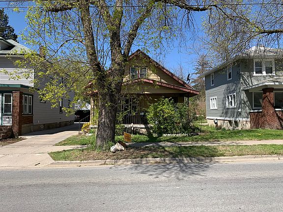 3rd image of 59 Fuller Ave NE