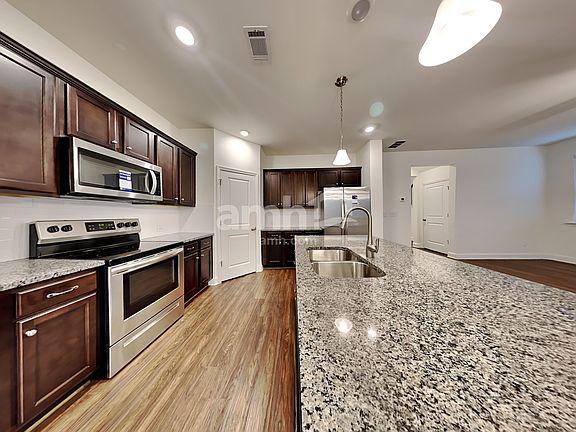 3rd image of 6223 Bridlewood Ln
