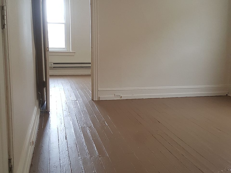 2nd image of 1014 Evans St APT 2