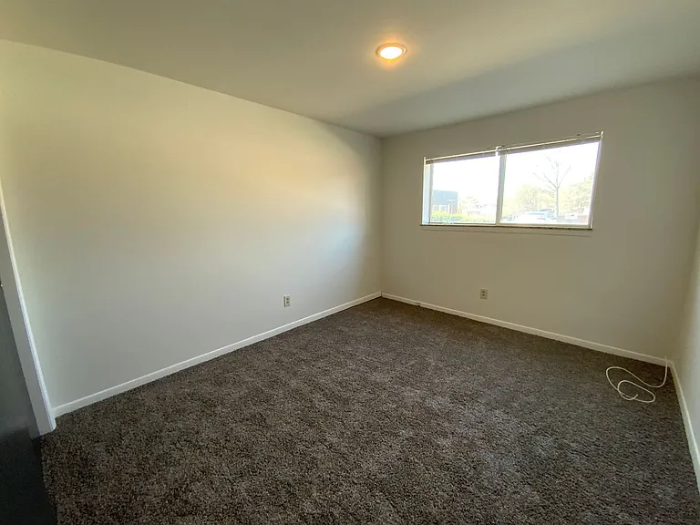 Library Place Apartments — Photo 41