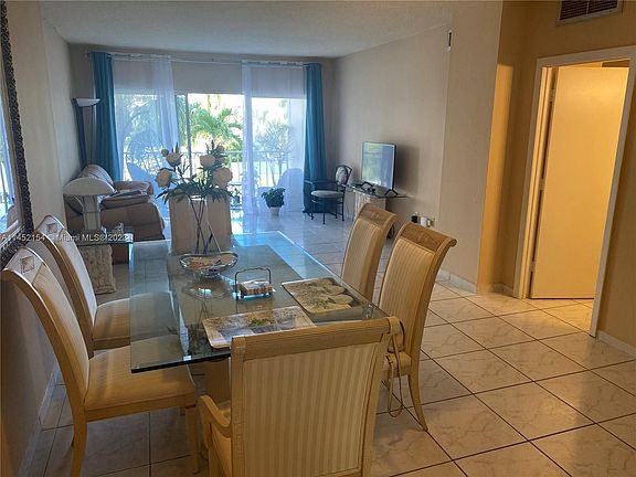 2nd image of 500 Bayview Dr APT 219