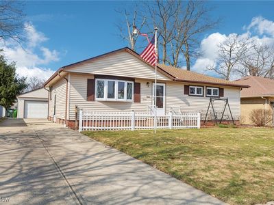 1200 Jackie Ln, Mayfield Heights, OH, 44124