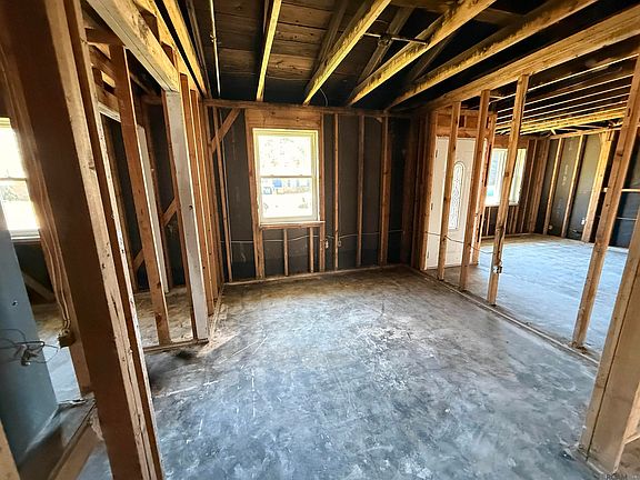 3rd image of 14437 Locust St