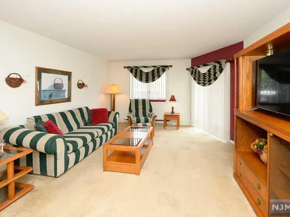38 Moonachie Rd APT 306, Hackensack, NJ 07601