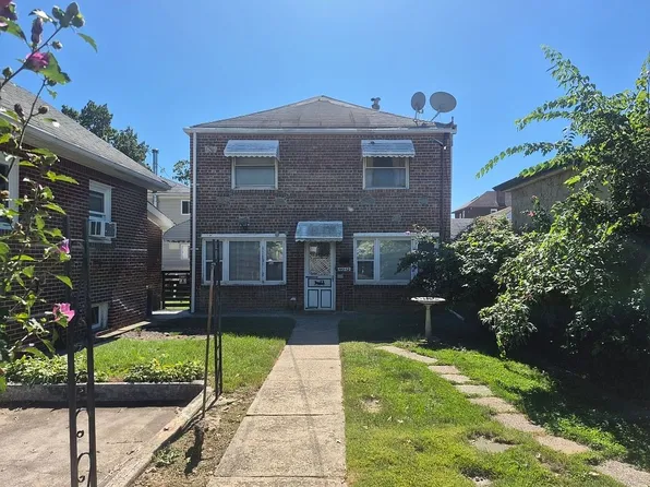 122-12 6th Ave, College Point, NY 11356