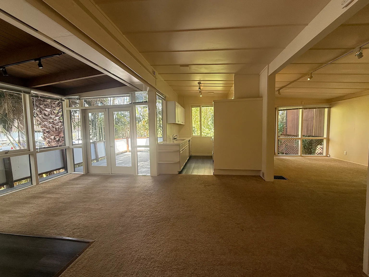 5 bed, 1600 sqft, $6,000 — Photo 4