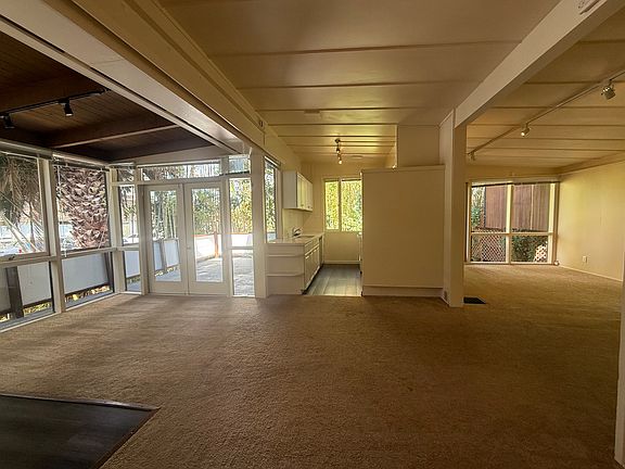 4th image of 30 Bayview Rd