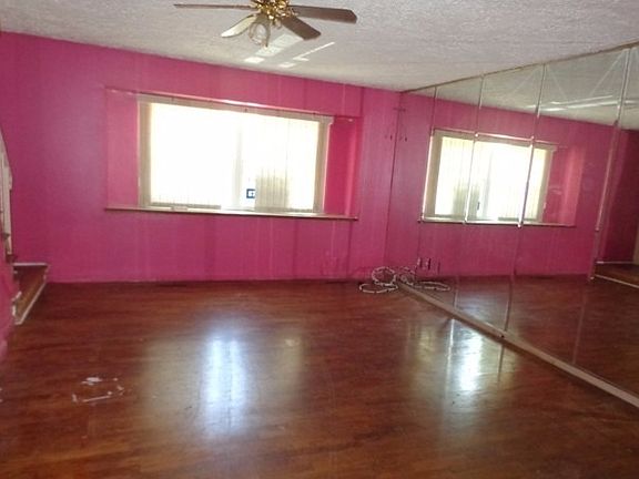 Additional Living Room