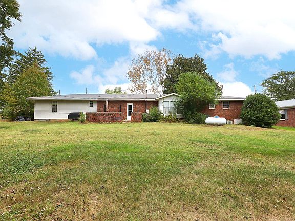 5th image of 70 Snowmill Rd
