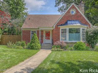 1156 W Chippewa Dr SE, Grand Rapids, MI 49506