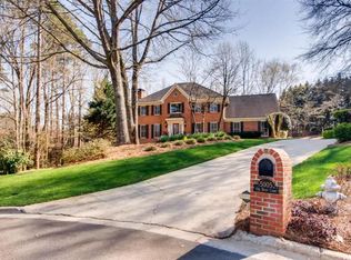 5005 Oak Bluff Ct, Sandy Springs, GA 30350