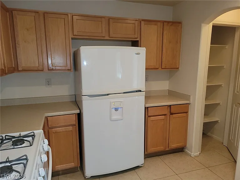 9275 Hollander Ave — Photo 10