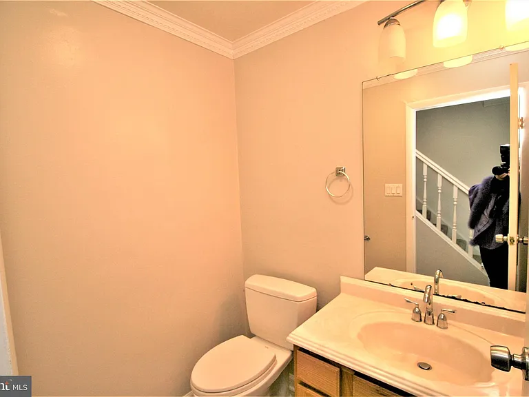 118 Middle Point Ct — Photo 7