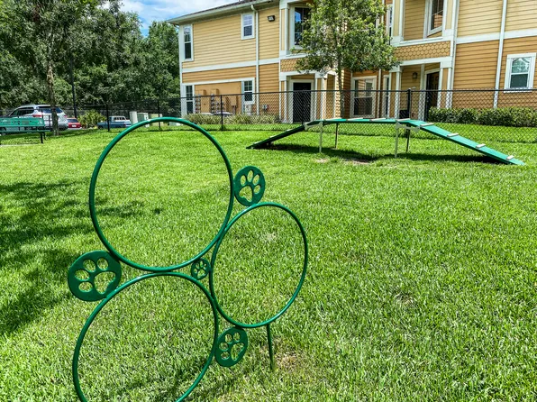 Oakleaf Village Apartments