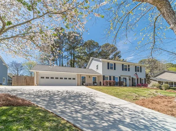 1423 Janice Ct, Lilburn, GA 30047