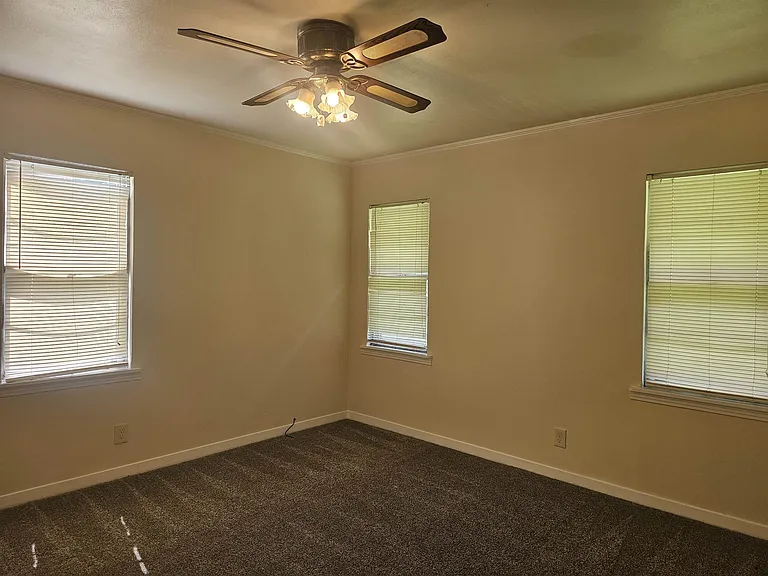 1211 Webb St — Photo 6