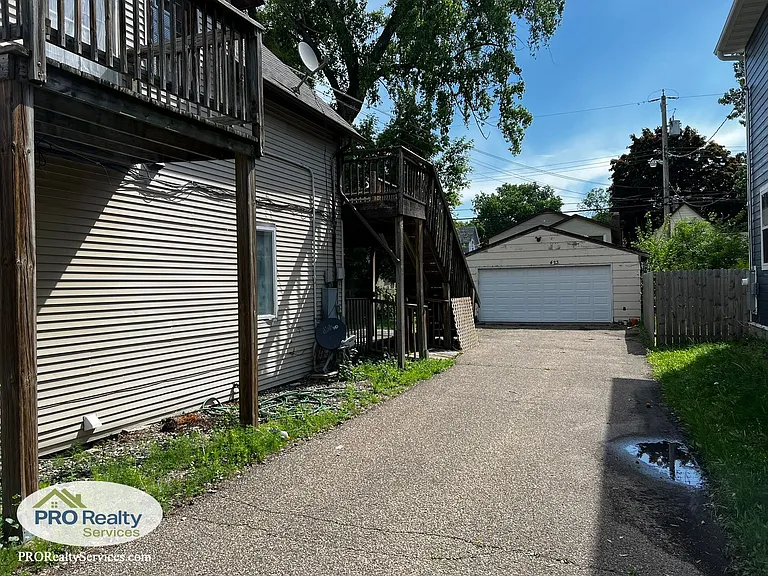 423 Taylor St N #E — Photo 11