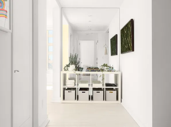 240 Riverside Boulevard image 6 of 8