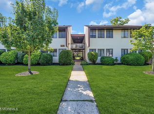 F-4 Avon Drive, East Windsor, NJ 08520