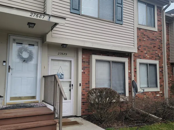 27689 Harrison Woods Ln, Harrison Township, MI 48045