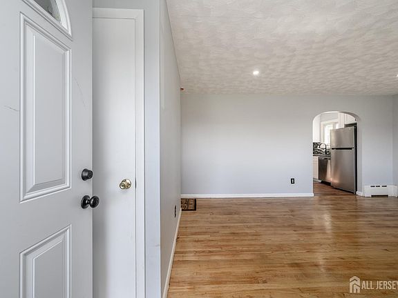 3rd image of 166 Mount Joy Rd