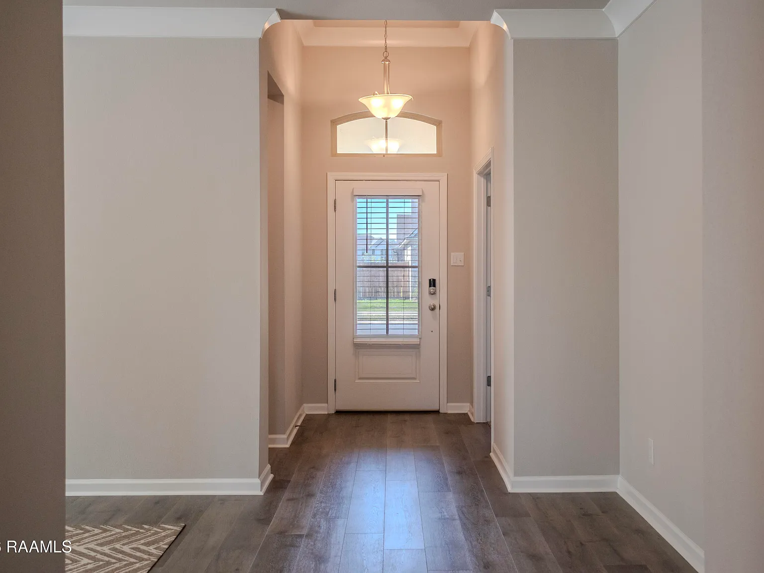 5 bed, 2712 sqft, $2,650 — Photo 4