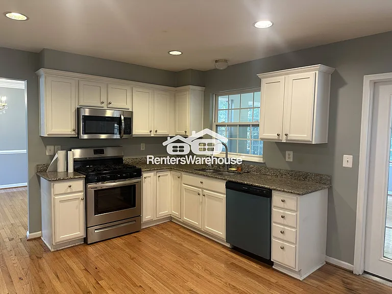 5613 Harvey Ct — Photo 9