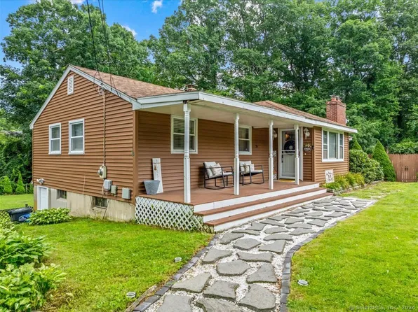 26 Sachem Lane, Montville, CT 06382