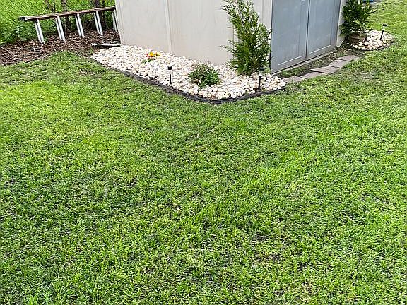 5th image of 946 Ivy Ave
