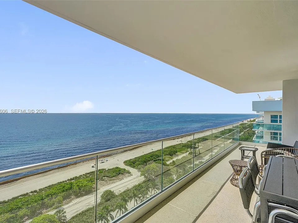 9225 Collins Ave #1402