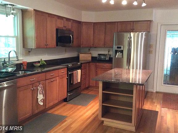 3rd image of 5005 Lone Oak Pl