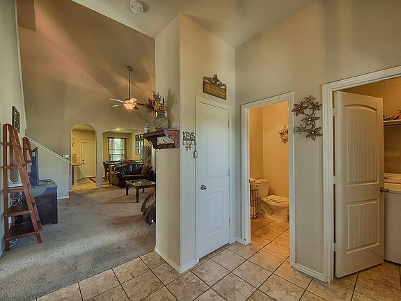3rd image of 3211 Candleside Dr