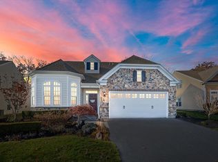 16 W Da Vinci Way, Farmingdale, NJ 07727