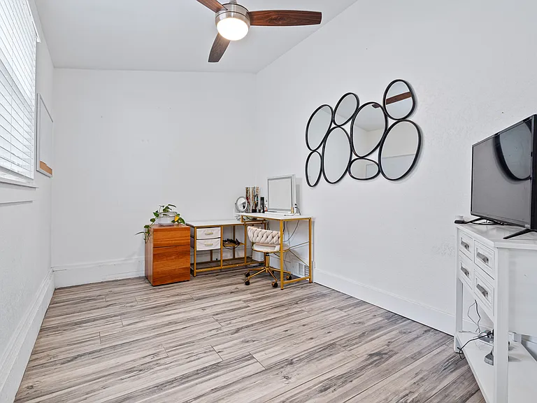 313 Quandt Ave — Photo 13