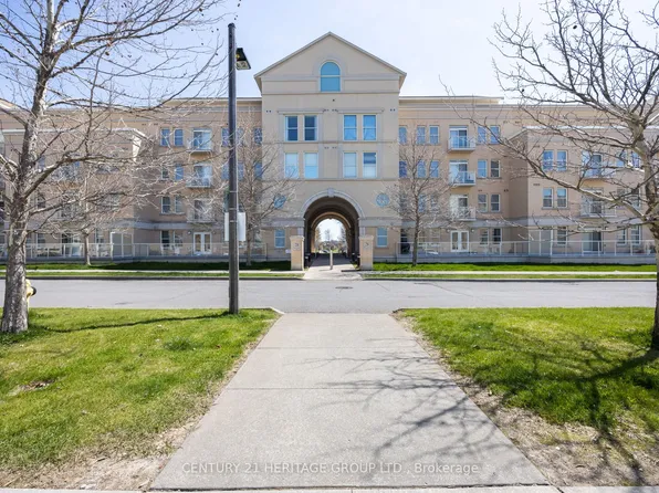 28 Prince Regent St #329, Markham, ON L6C 0V5