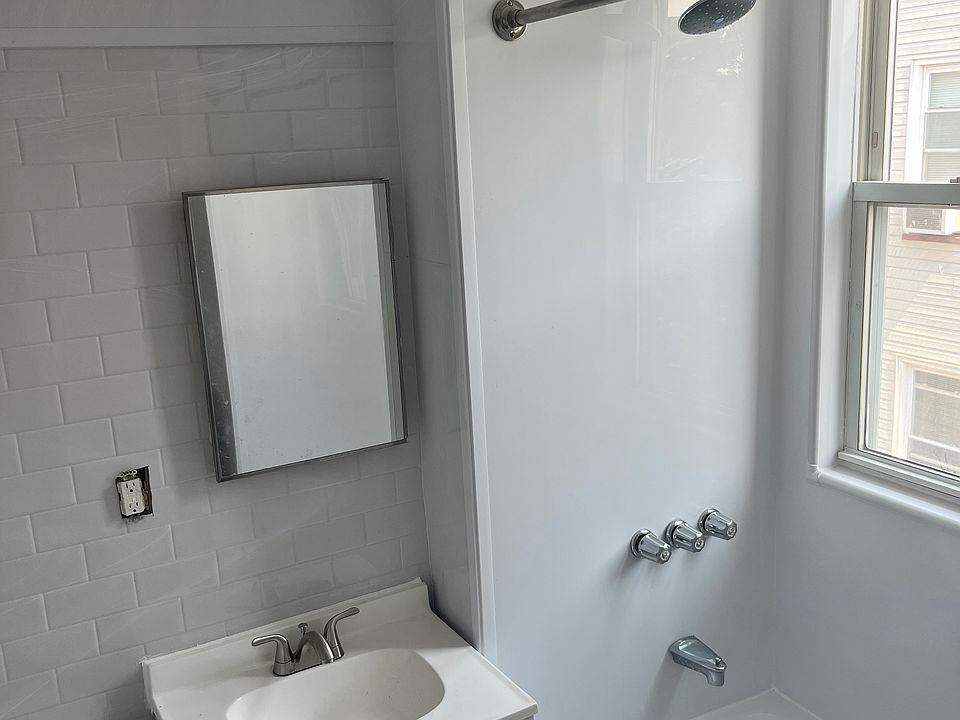 1st image of 130 Hedden Ter Floor 3