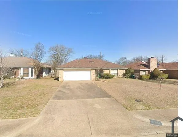 650 Hillside Dr, Cedar Hill, TX 75104