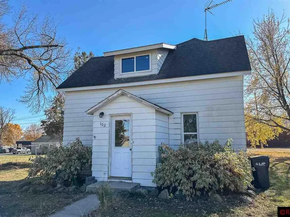 102 Poplar St E, Vernon Center, MN 56090
