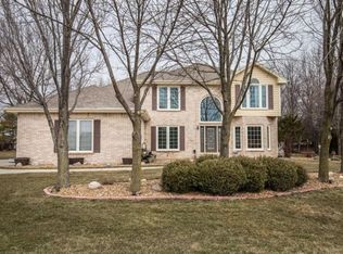 210 Blue Heron Cir, Racine, WI 53406