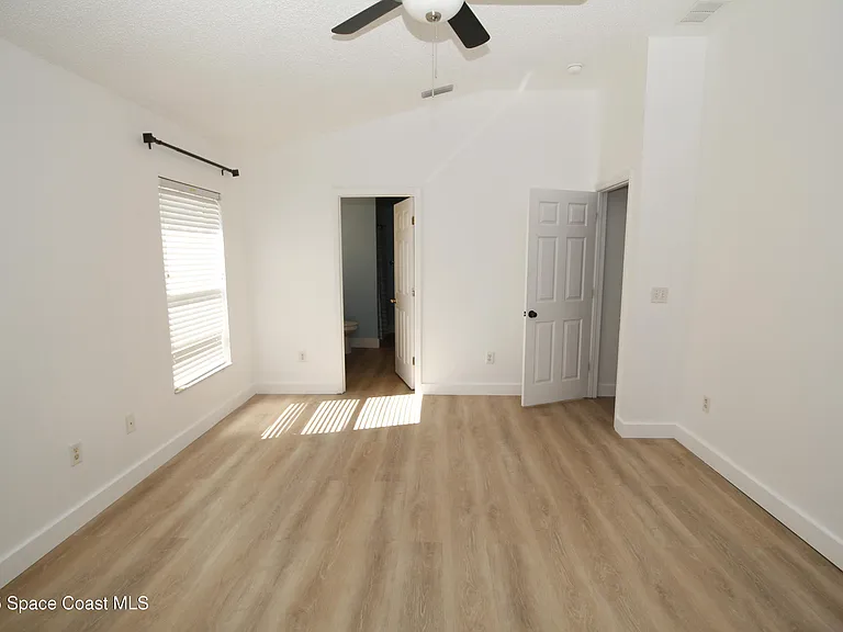 2440 Bridgeport Cir — Photo 11