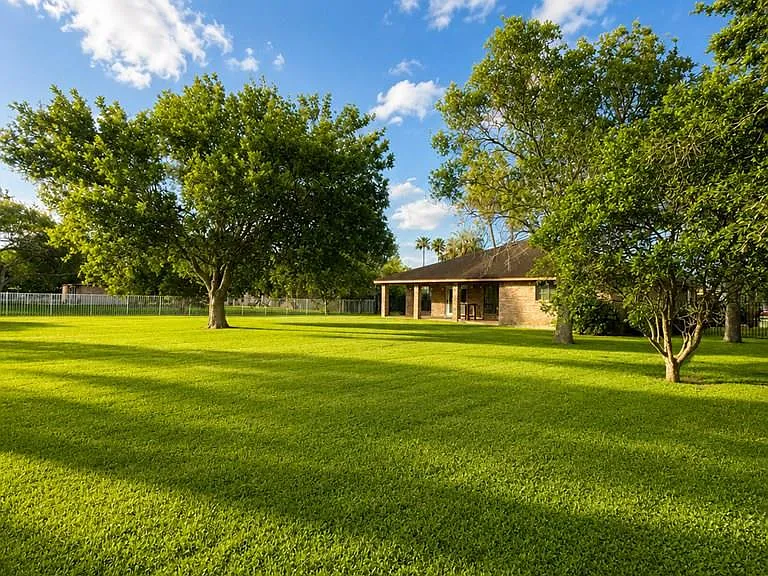 1205 Tesoro Ave — Photo 22