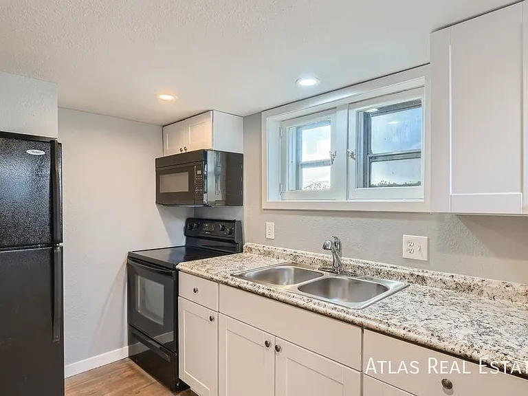 1811 14th Ave #2 — Photo 3