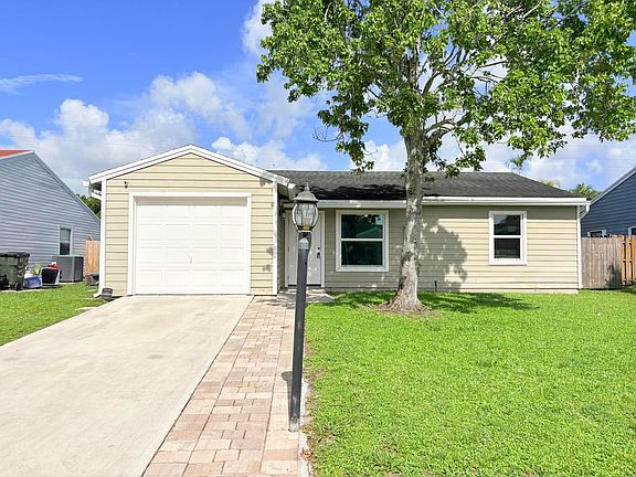 2nd image of 5258 Canal Circle W