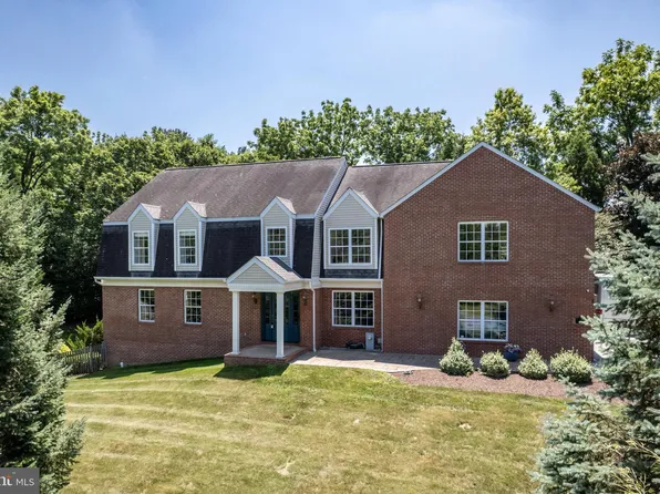 1320 Topkapi Dr, Westminster, MD 21157